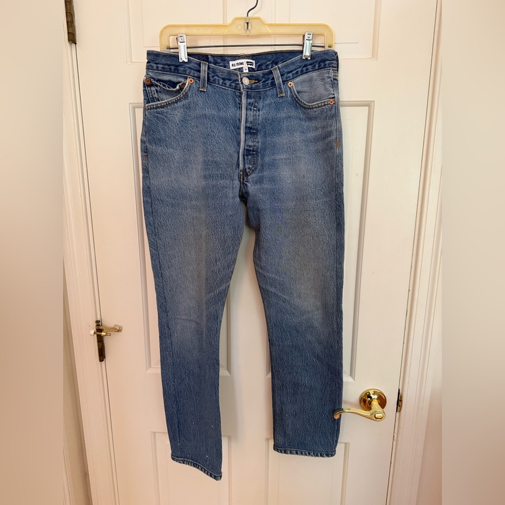 Re/Done x Levi’s Straight Leg Jeans in Medium Wash